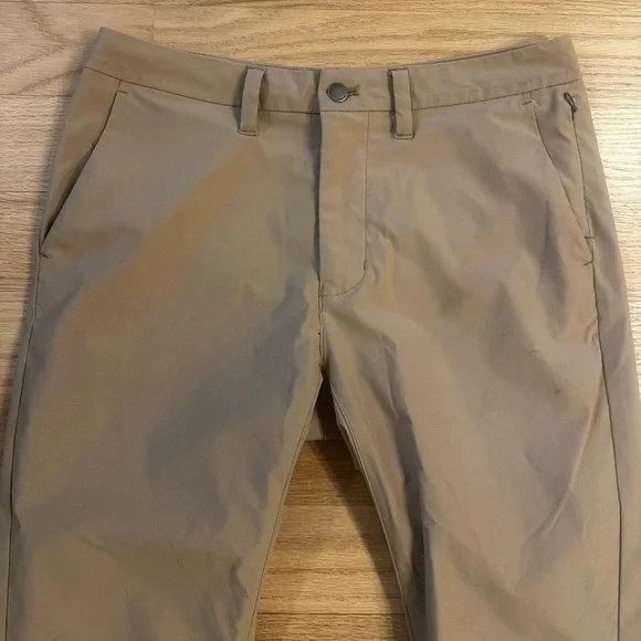 UNTUCKit Men's Khaki Chinos - Picture 2 of 10